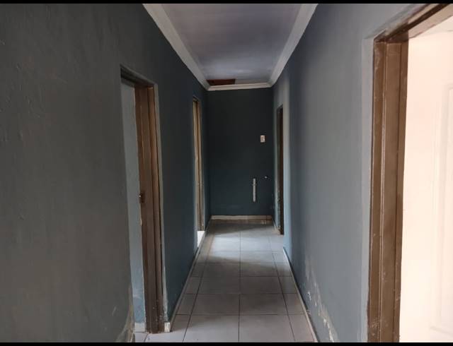 3 BEDROOM HOUSE FOR SALE IN SESHEGO E